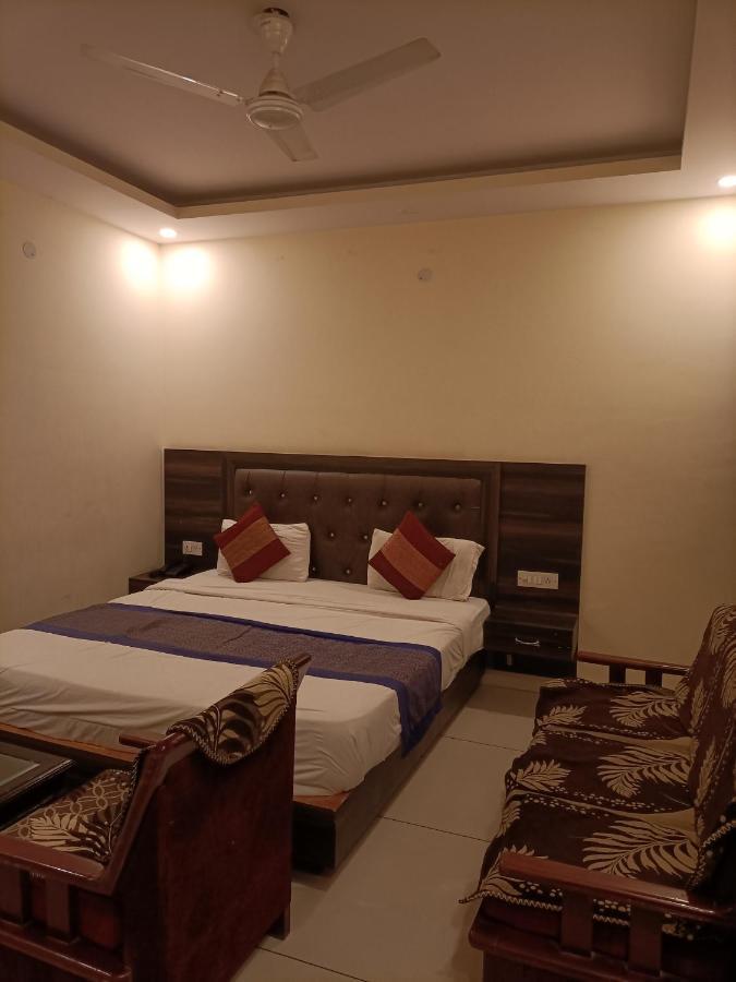 Hotel Aerotech Near Igi Airport Ню Делхи Екстериор снимка
