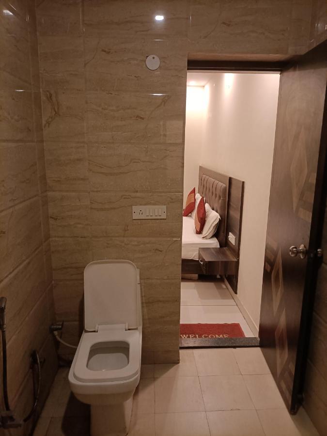 Hotel Aerotech Near Igi Airport Ню Делхи Екстериор снимка