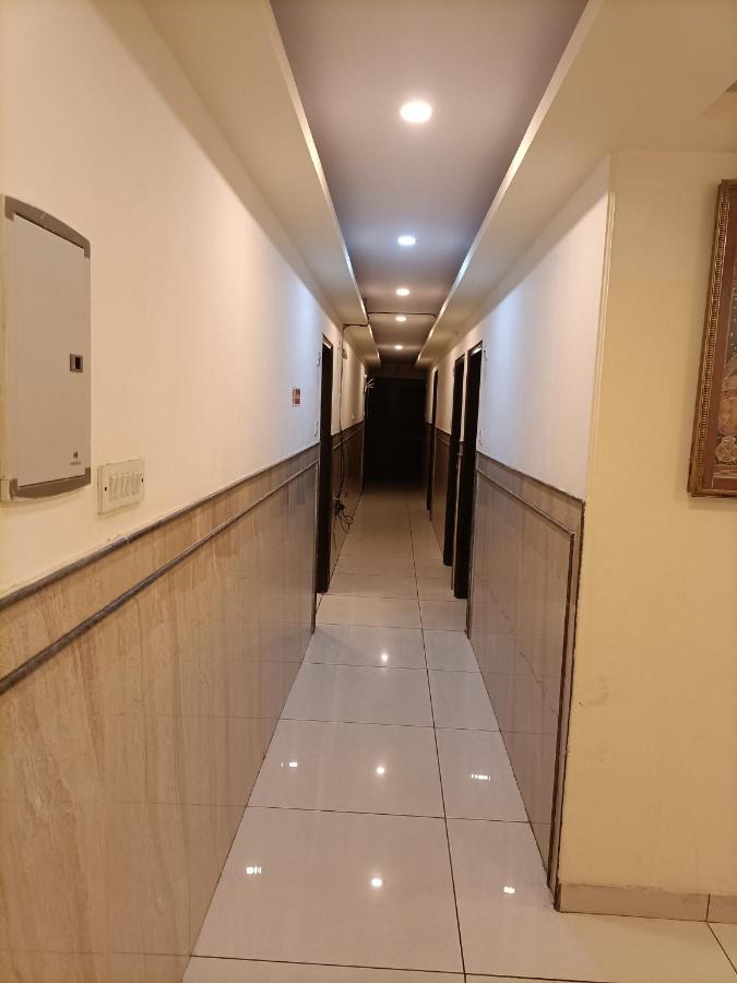 Hotel Aerotech Near Igi Airport Ню Делхи Екстериор снимка