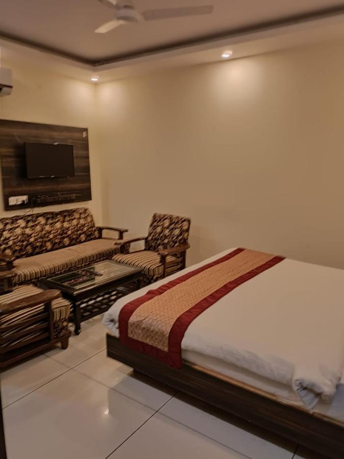 Hotel Aerotech Near Igi Airport Ню Делхи Екстериор снимка