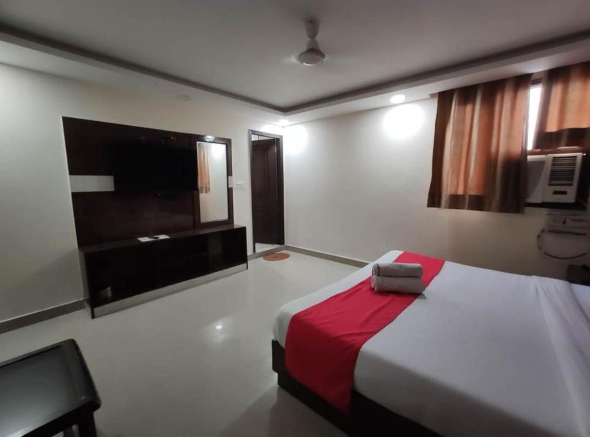 Hotel Aerotech Near Igi Airport Ню Делхи Екстериор снимка