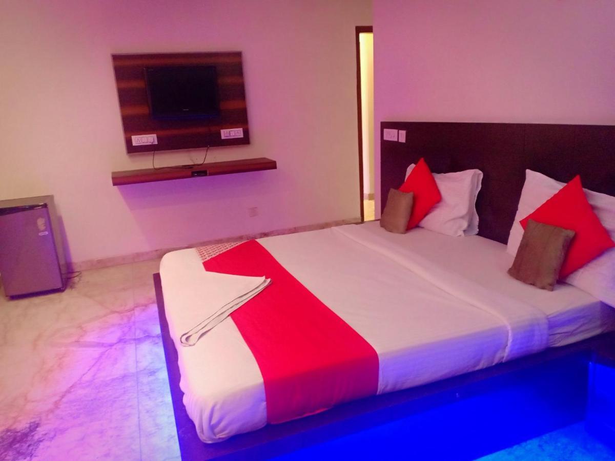 Hotel Aerotech Near Igi Airport Ню Делхи Екстериор снимка