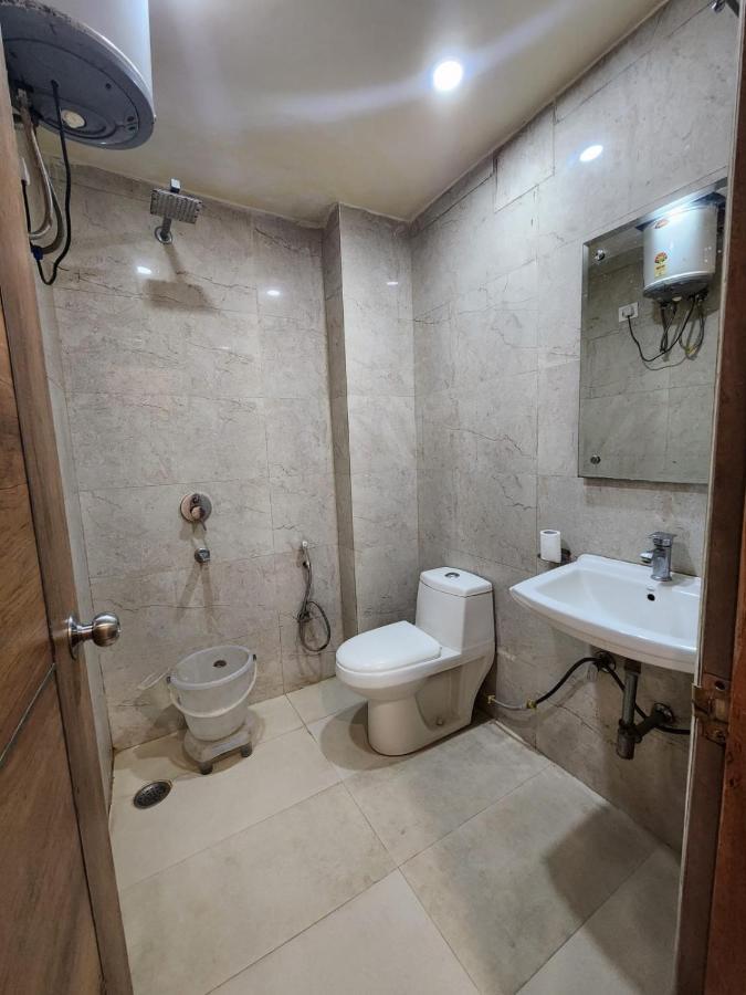 Hotel Aerotech Near Igi Airport Ню Делхи Екстериор снимка